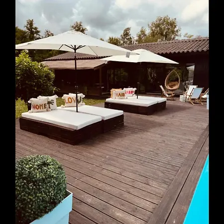 别墅 Des Chateaux Du Pessac Leognan