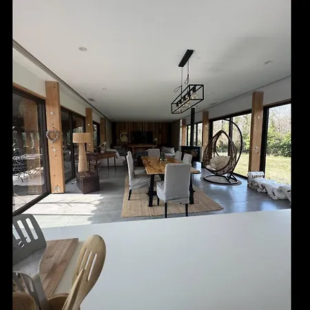 Des Chateaux Du Pessac Leognan * 马蒂拉克