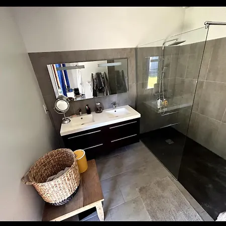 Des Chateaux Du Pessac Leognan 别墅