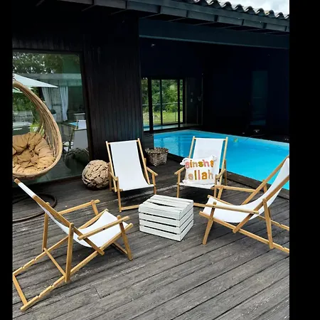 Des Chateaux Du Pessac Leognan *