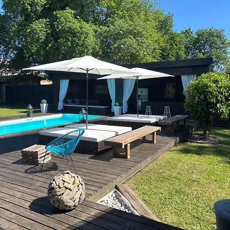 别墅 Des Chateaux Du Pessac Leognan 马蒂拉克