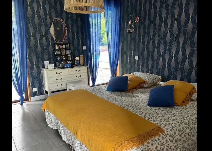 Des Chateaux Du Pessac Leognan Martillac