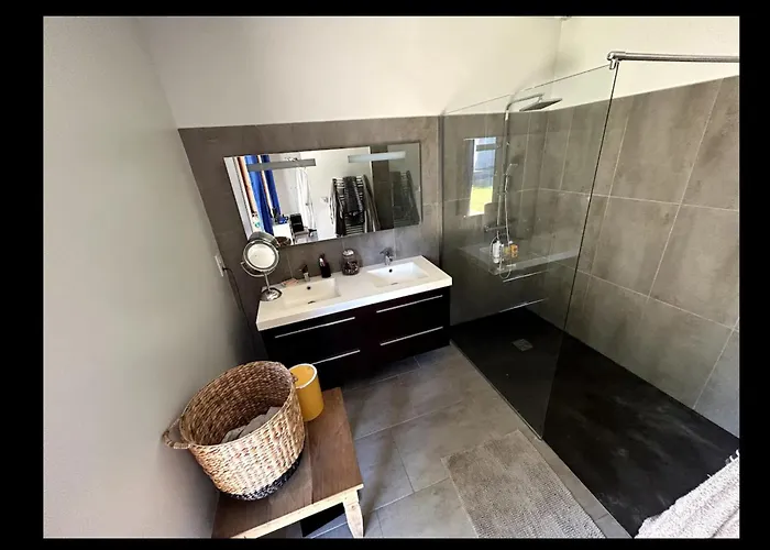 Des Chateaux Du Pessac Leognan Villa