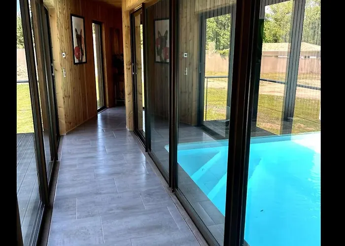 Des Chateaux Du Pessac Leognan