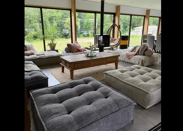 Des Chateaux Du Pessac Leognan * Martillac