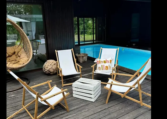 Des Chateaux Du Pessac Leognan *